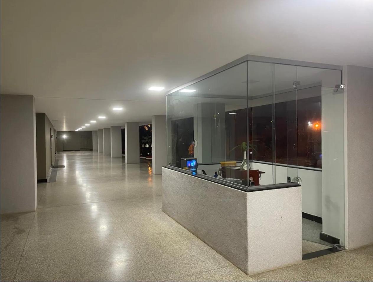 Comfortable & Economic No Coracao De Brasilia Exterior photo